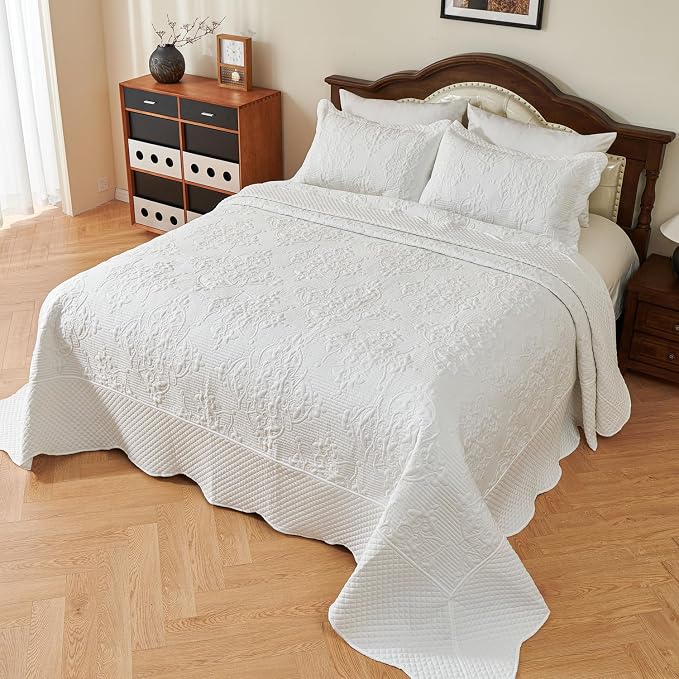 EVENHUG Oversized King Bedspreads California King Quilt Set - Image 4