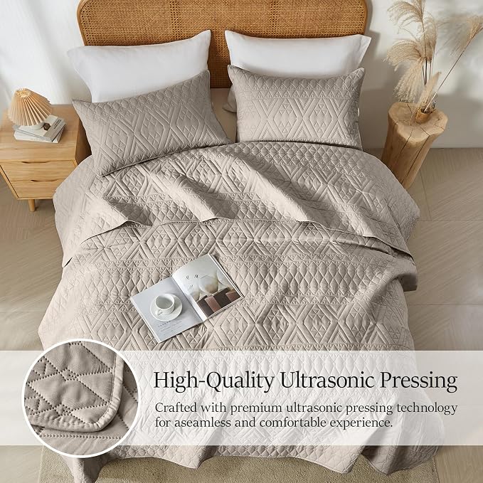 akkialla King/Cal King Quilt Set, Taupe Lightweight Microfiber Bedspread - Image 3