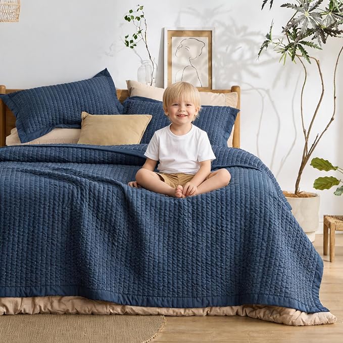 Bedsure Twin Quilt, Lightweight Soft Striped Comforter Bedding Set, All-Season - Image 9