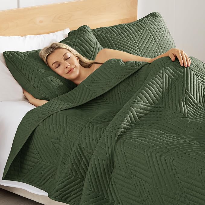 Exclusivo Mezcla Ultrasonic Twin Quilt Bedding Set, Olive Green | Lightweight - Image 4