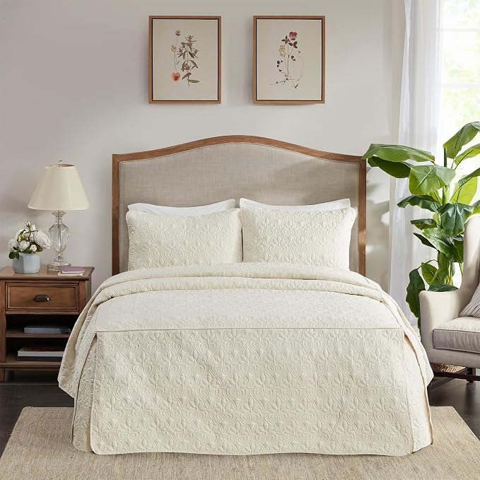 Madison Park Classic Traditional Damask Quilted Bedspread Set, 3-Piece King | by MADISONPARK
