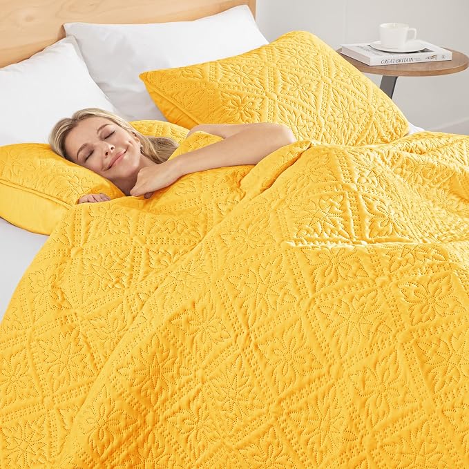 Exclusivo Mezcla King Quilt Set, Bright Yellow | Lightweight Soft Bedspreads - Image 4