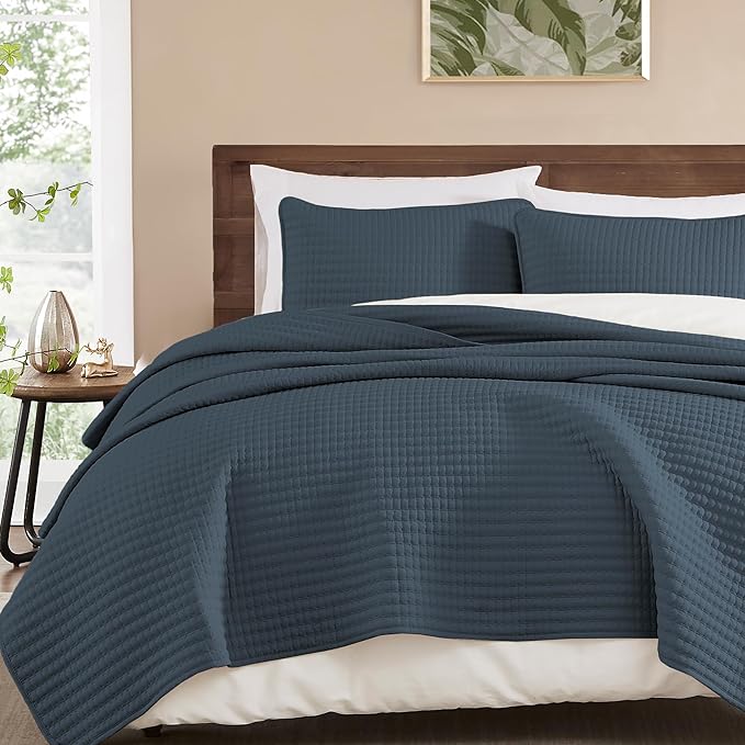 King Size Quilt-Lightweight Navy Blue Bedspreads King Quilt Bedding Set | Soft by WRENSONGE