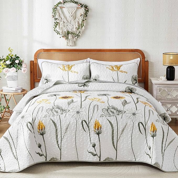 WONGS BEDDING Floral Quilt Set Queen Size by WONGSBEDDING
