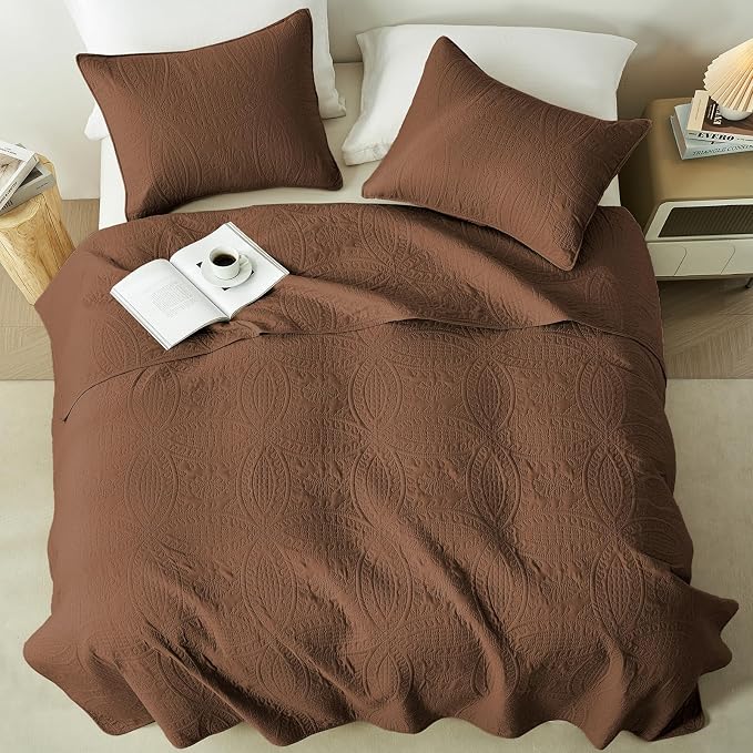 akkialla 118"x106" Brown California King Quilt Set, Oversized Floor-Length - Image 3