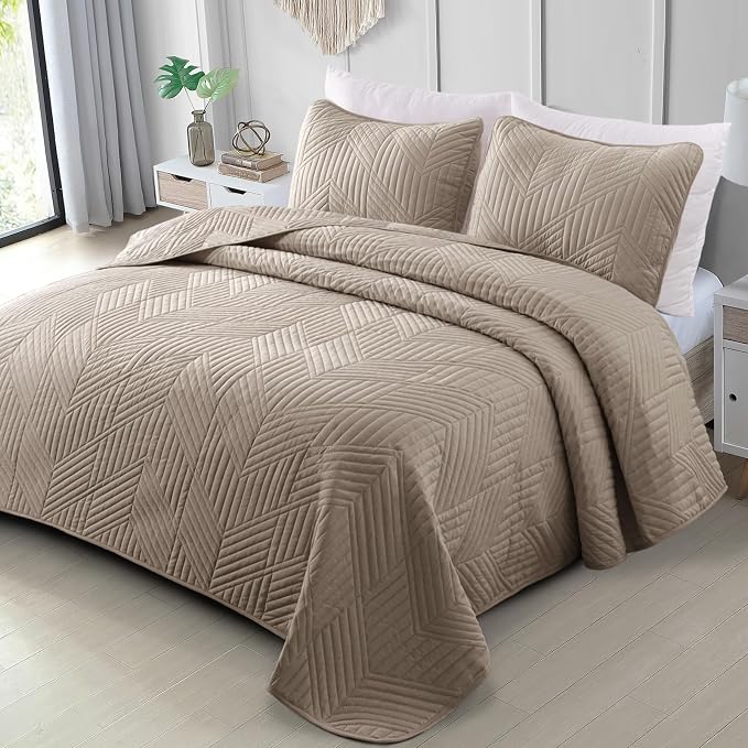 Exclusivo Mezcla Ultrasonic King Quilt Bedding Set, Taupe | Lightweight by ExclusivoMezcla