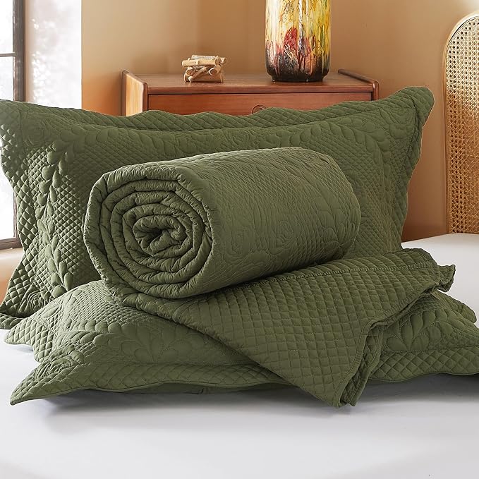 EVENHUG Oversized King Bedspreads California King Quilt Set - Image 8