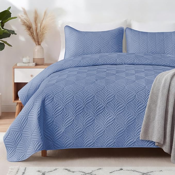 Whale Flotilla Extra Soft Twin Quilt Bedding Set, Lightweight Bedspreads | by WHALEFLOTILLA