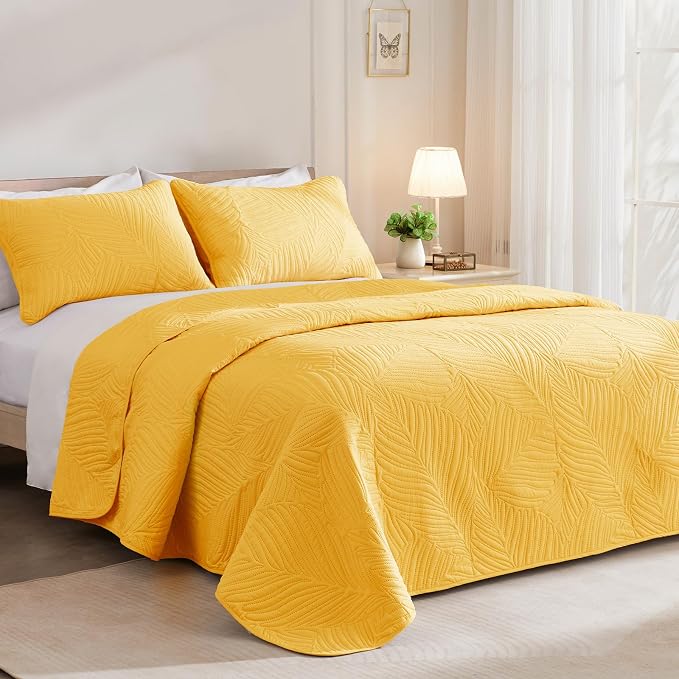 Exclusivo Mezcla 3-Piece Queen Quilt Bedding Set, Soft Microfiber Bedspread | - Image 2