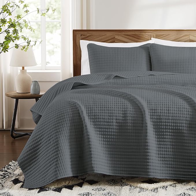 Queen Quilt-Lightweight Bedspreads Grey Queen Size Quilt Bedding Set | Soft by WRENSONGE