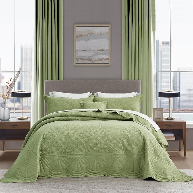 DaisyHuang Bedspread by DaisyHuang