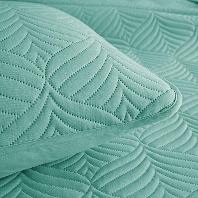 Whale Flotilla Extra Soft King Quilt Bedding Set, Lightweight Bedspreads | - Image 8