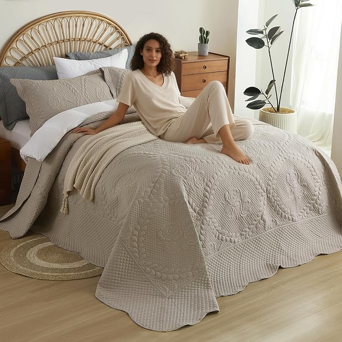 EVENHUG Oversized King Bedspreads California King Quilt Set - Image 4