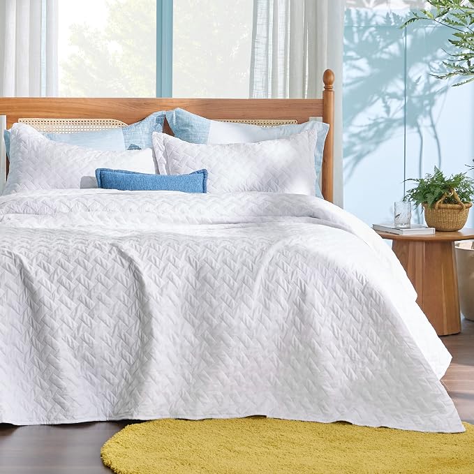 Bedsure Oversized King Quilt, Lightweight Comforter Set, Basket Weave, - Image 7