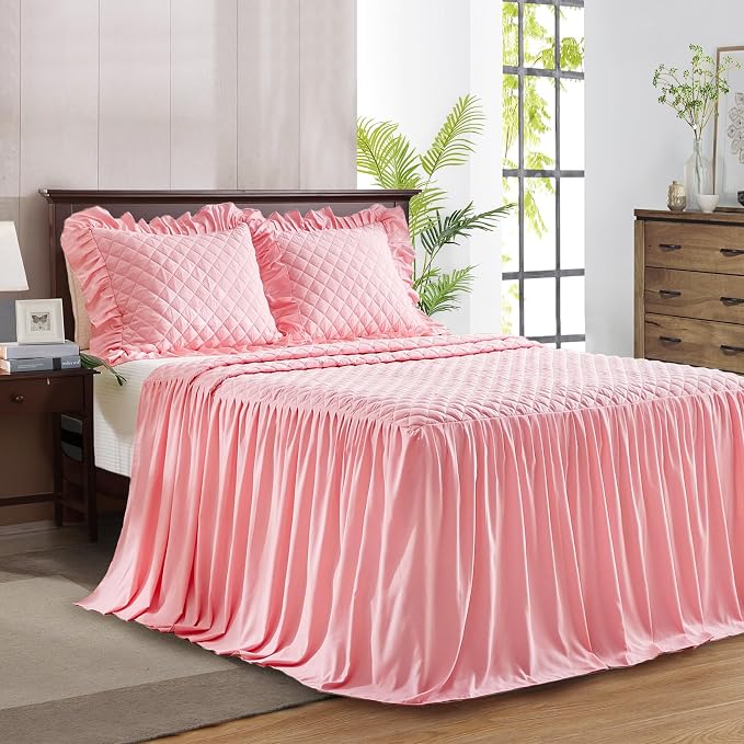 Ruffle Skirt Bedspread Set by Uozzi+Bedding