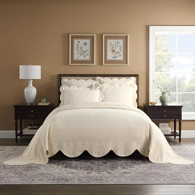 Charleston Estate Modern Farmhouse Floral Matelasse Bedspread - Image 4