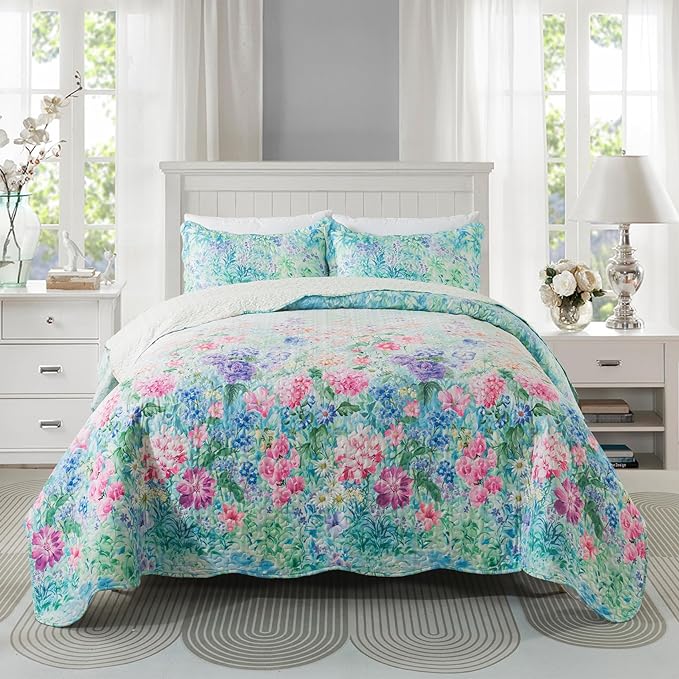 Floral Quilt Set, Ultra Soft & Fade Resistant Bedding Set by Travan