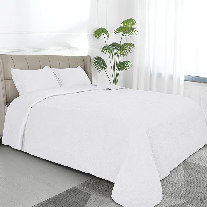 Easy-Going King Size Reversible Quilt Set with 1 Quilt and 2 Pillow Shams, Soft Bed Quilt Cover, Water Resistant Lightweight Microfiber Bedspread, Stain Resistant, Damask-White/White