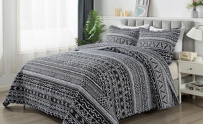 3-Piece Queen Quilt Set Striped Pattern Microfiber Soft Lightweight Bedding Set - Image 2