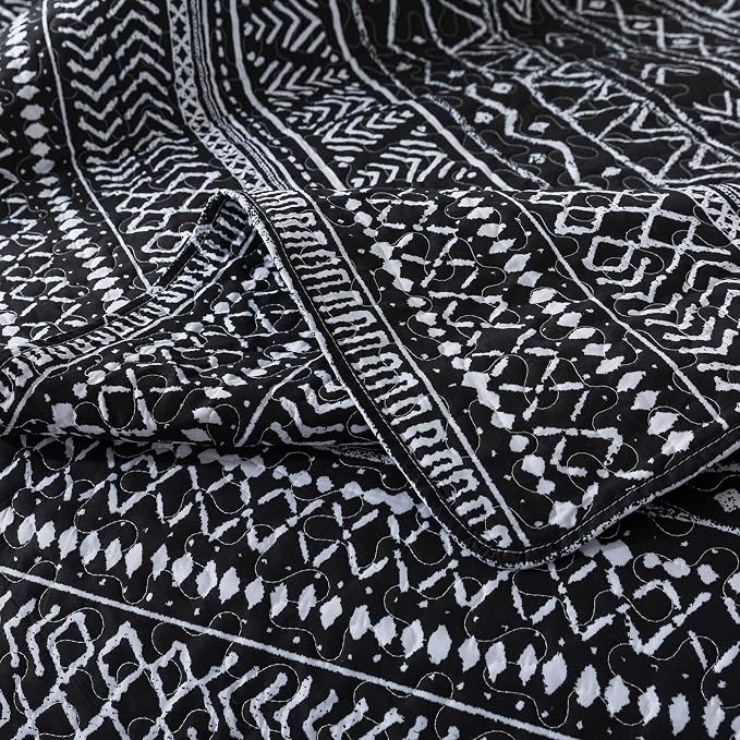 3-Piece King Quilt Set Striped Pattern Microfiber Soft Lightweight Bedding Set - Image 5