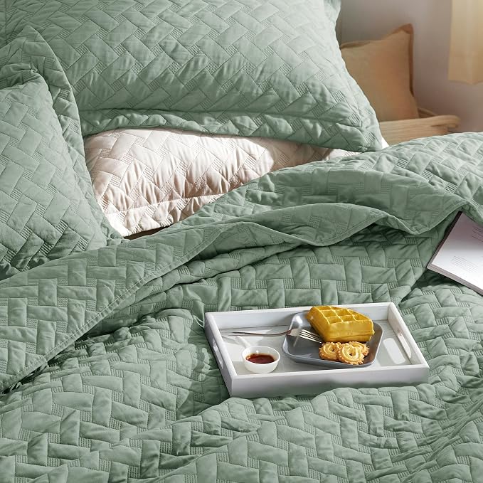 Bedsure Twin Size Quilt, Lightweight Comforter Set, Sage Green Bedspread | - Image 2