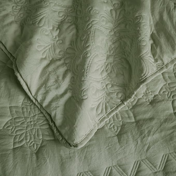 B2EVER Boho Sage Green Quilt California Cal King Size Bedding Sets - Image 5
