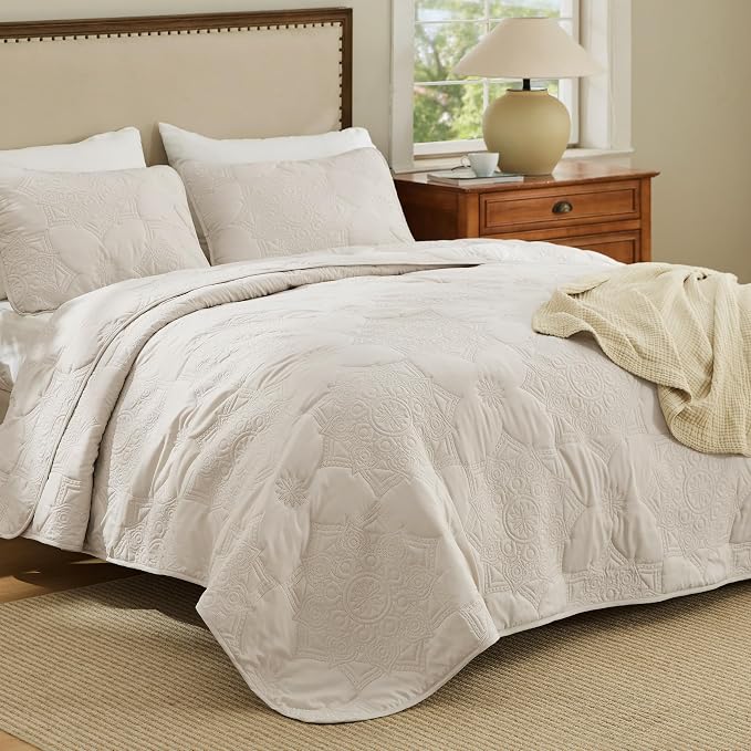 Bedsure King Size Quilt Bedspread, Lightweight Comforter, Farmhouse Floral - Image 5