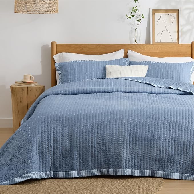 Bedsure Twin Size Quilt, Lightweight Soft Striped Comforter Set, All-Season by Unknown