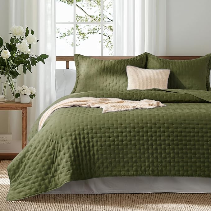 Bedsure King Quilt by Unknown