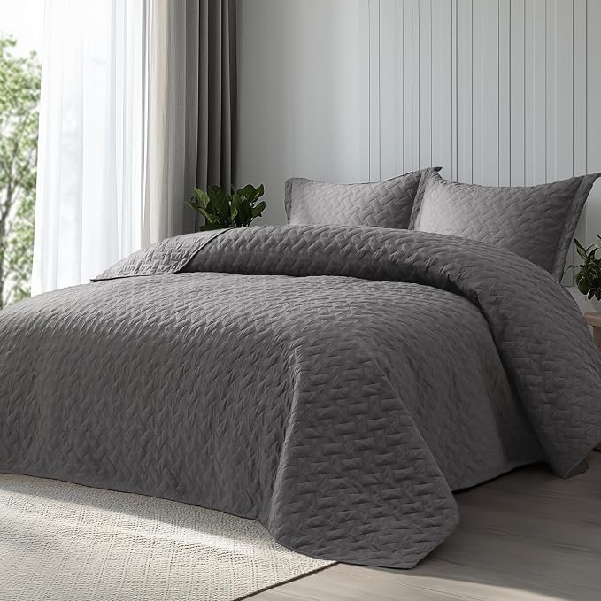Bedsure Quilt Full Size by Unknown
