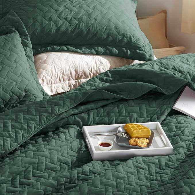 Bedsure Twin Size Quilt, Lightweight Comforter Set, Dark Green Bedspread | - Image 2