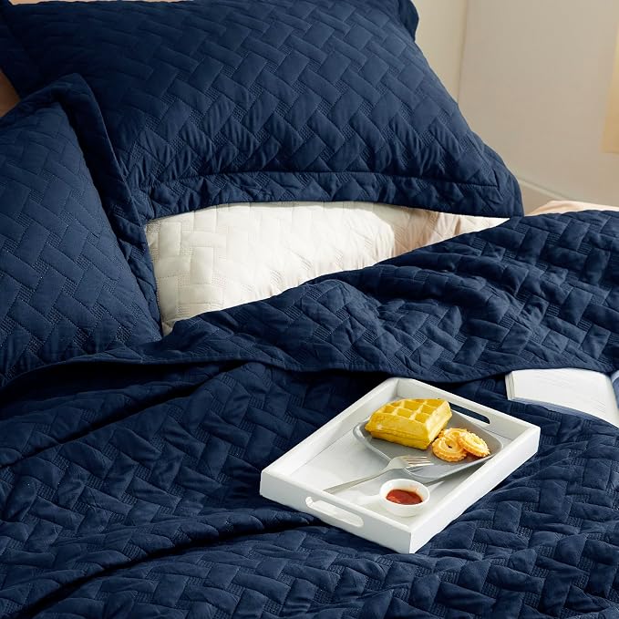 Bedsure King Size Quilt, Lightweight Comforter Set, Basket Weave, All-Season - Image 2