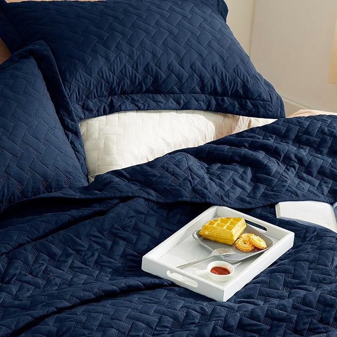 Bedsure Twin Size Quilt, Lightweight Comforter Set, Basket Weave, All-Season - Image 2