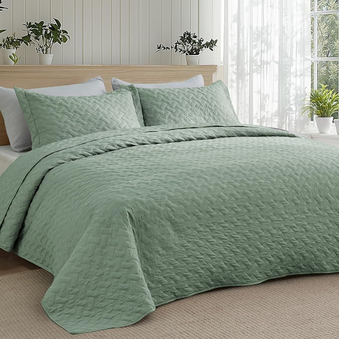 Bedsure Quilts Queen Size, Lightweight Comforter Set, Sage Green Bedspread | - Image 4