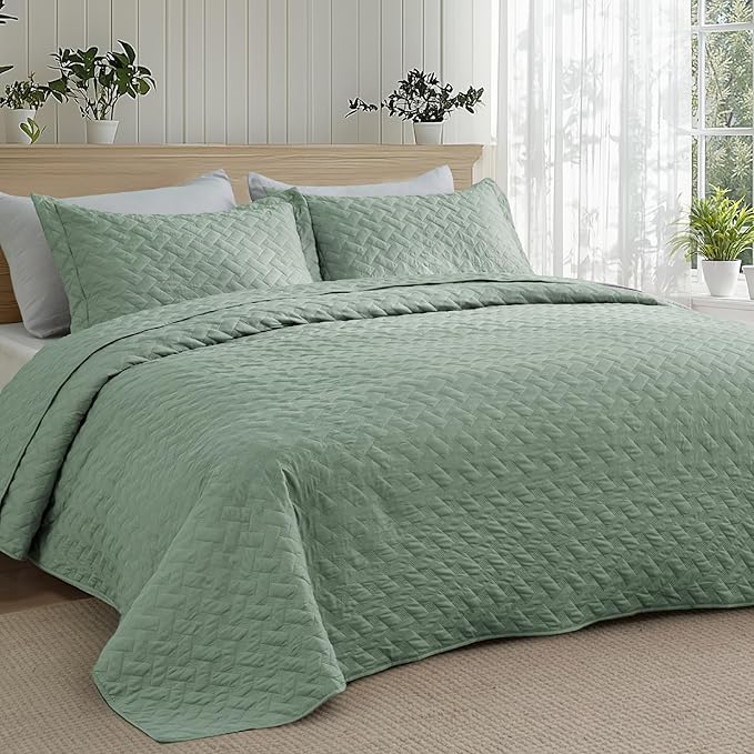 Bedsure Twin Size Quilt, Lightweight Comforter Set, Sage Green Bedspread | - Image 4