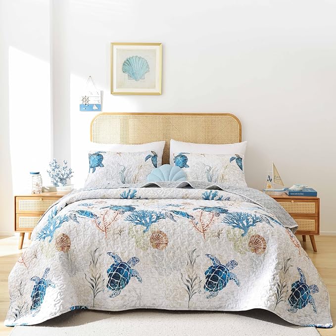 weigelia Coastal Quilt King Size, Sea Turtle Lightweight Summer Bedding | Sea by WEIGELIA