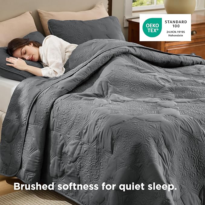Bedsure Quilts Queen Size Bedspread, Lightweight Comforter, Drak Grey Coverlet - Image 2