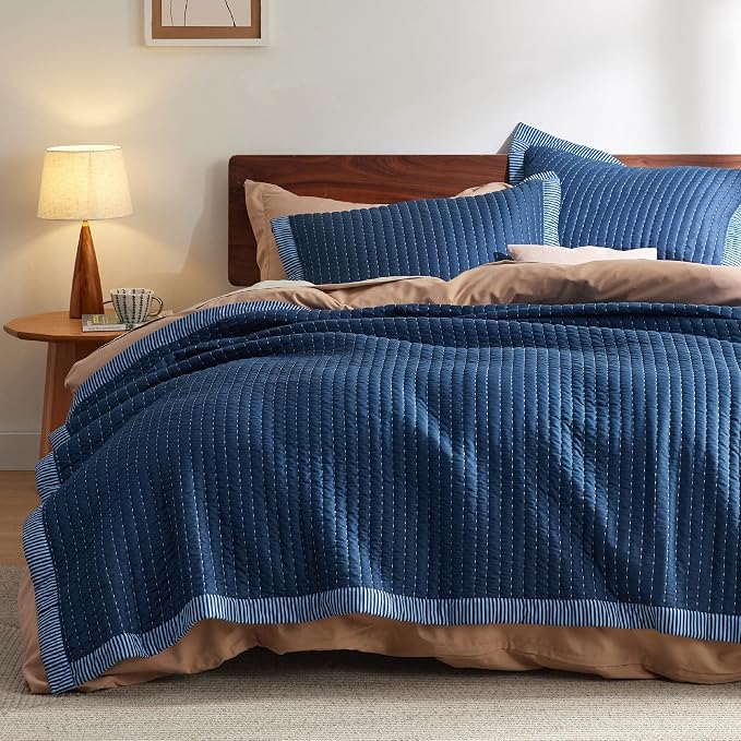 Bedsure King Size Quilt, Lightweight Striped Thin Comforter, Ultra Soft by Unknown
