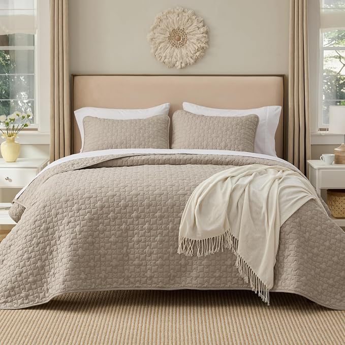 Bedsure King Size Quilt, Lucky Star Quilting Comforter Set, Taupe Bedspread | by Unknown