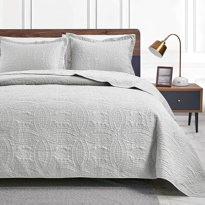 Love's cabin California King Size Quilt Bedding Set Light Grey Bedspreads by Lovescabin
