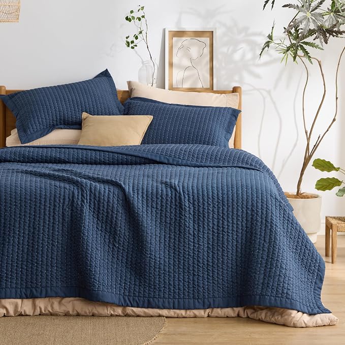 Bedsure Twin Quilt, Lightweight Soft Striped Comforter Bedding Set, All-Season by Unknown