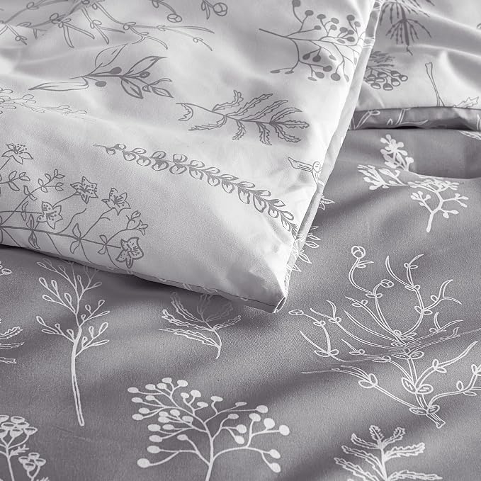 Bedsure Light Grey Queen Comforter Set - Image 5