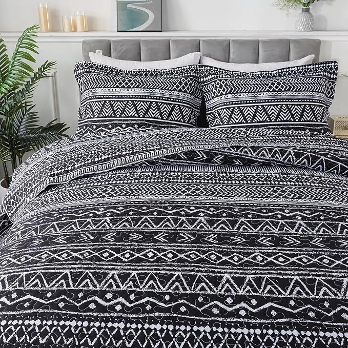 3-Piece Queen Quilt Set Striped Pattern Microfiber Soft Lightweight Bedding Set - Image 4