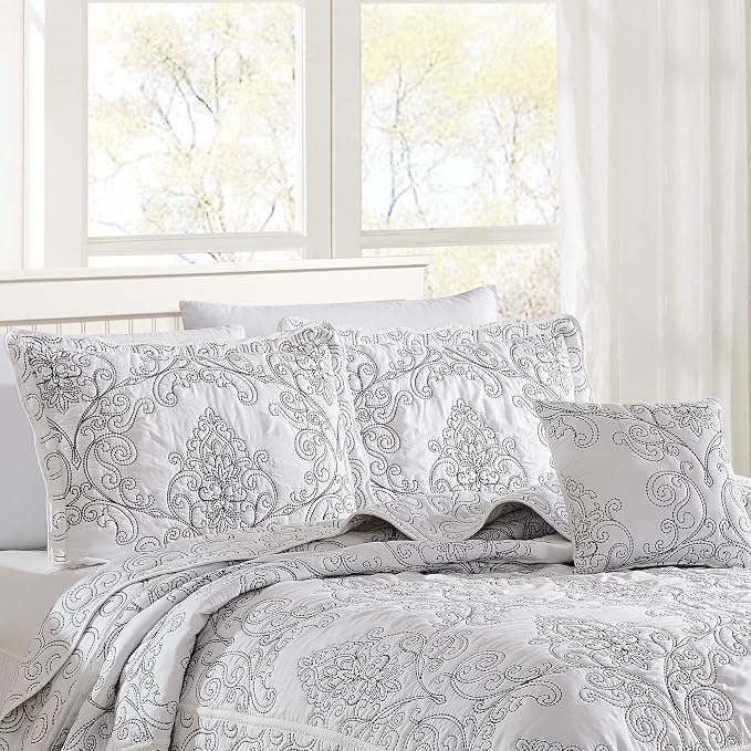 Home Soft Things Damask 4 Piece Bedspread Set, Scalloped Edge Reversible Quilt - Image 2