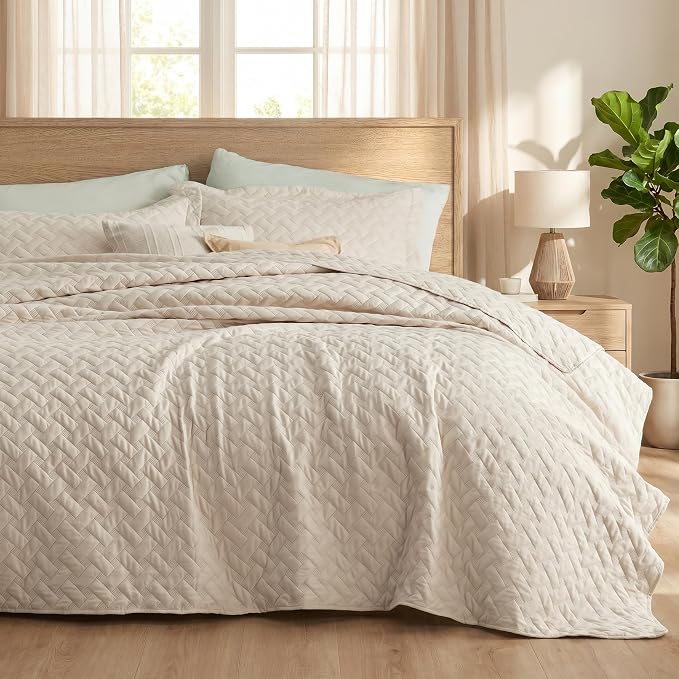 Bedsure California King Quilt, Lightweight Comforter Set, Basket Weave by Unknown
