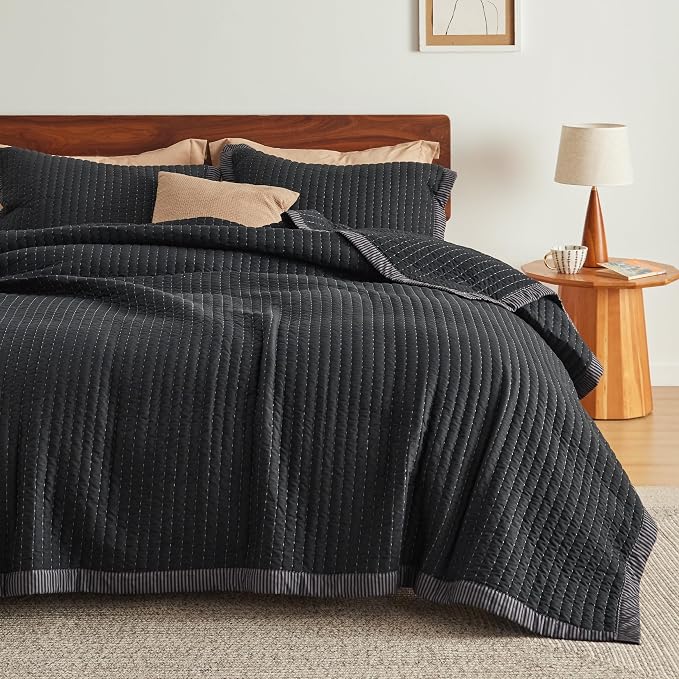 Bedsure Queen Quilt, Lightweight Soft Striped Comforter Bedding Set, All-Season by Unknown