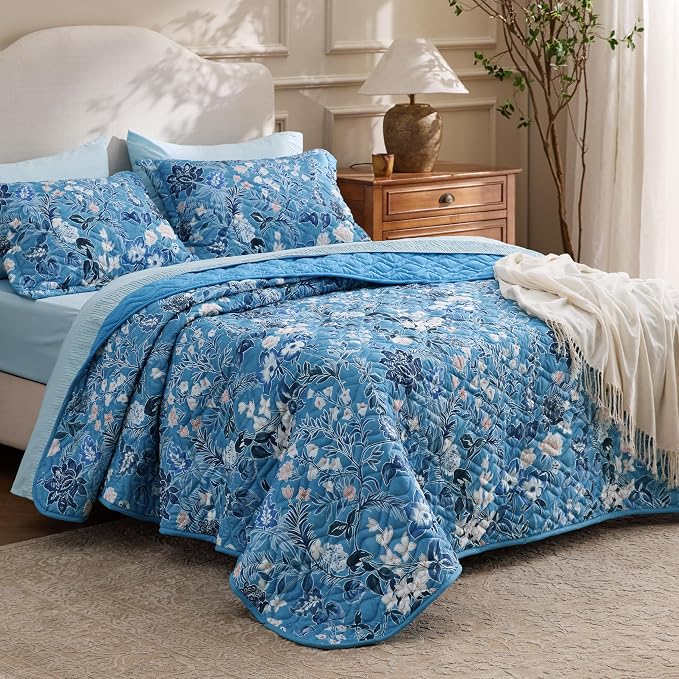 Bedsure Floral Quilts King Size, Reversible Blue Floral Comforter Bedding | - Image 2