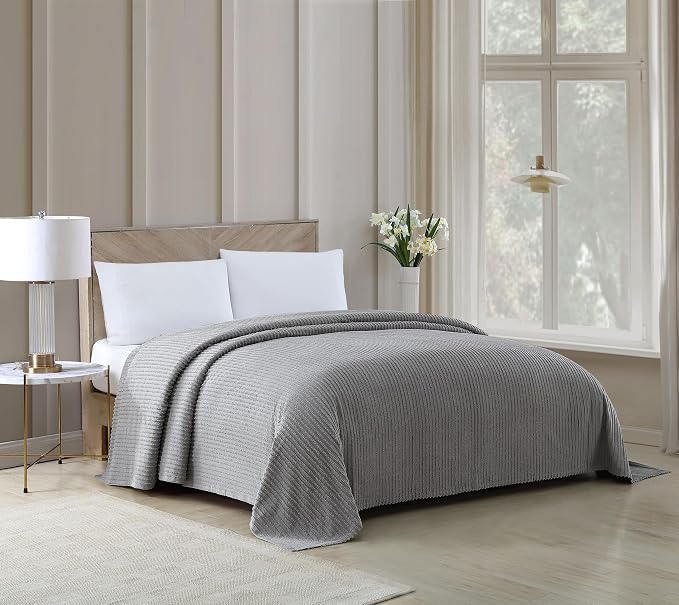 Beatrice Home Fashions Queen Channel Chenille Bedspread, lightweight tufted - Image 2