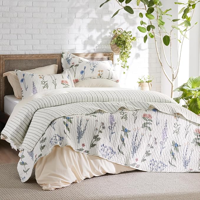 Bedsure Floral Quilts King Size, Reversible White Floral Comforter Bedding | - Image 5