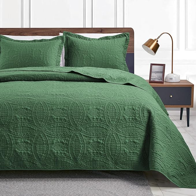 Love's cabin Oversized King Size Quilt Bedding Set Dark Green Bedspreads by Lovescabin